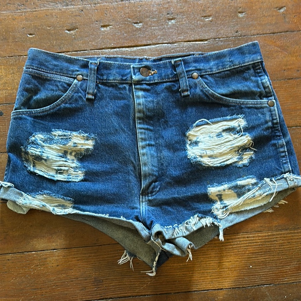 Wrangler cutoffs size 32w